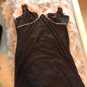 Black and pink nightgown
